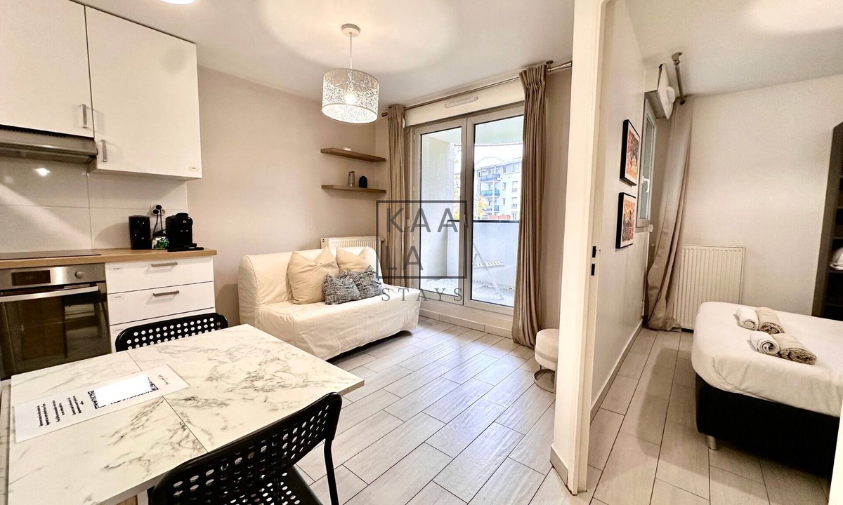 Lognes Apartment | NEW - 10 min from Disneyland Paris and Paris - Cozy appartment with Balcony