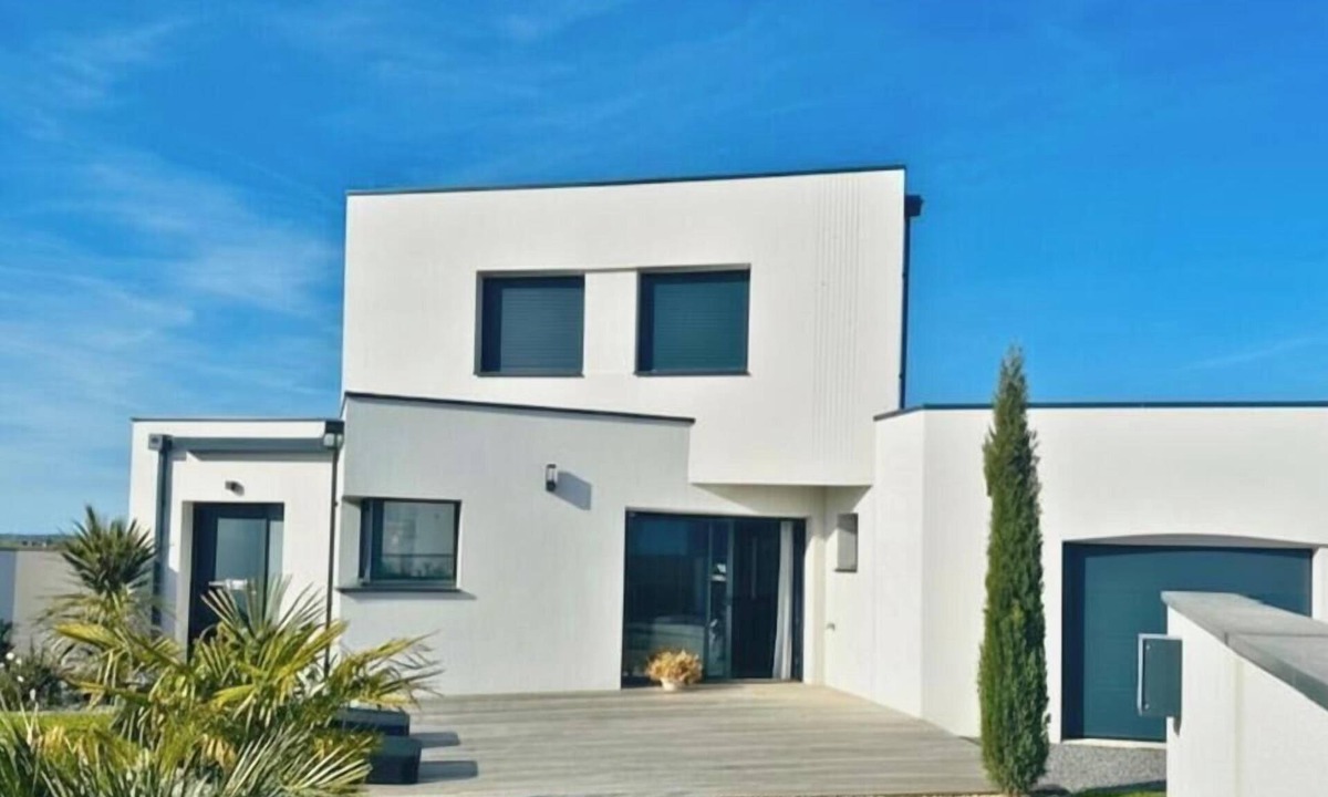 Etaules House | New architect-designed villa for 8 people, 4 bedrooms, enclosed garden, terrace, pétanque