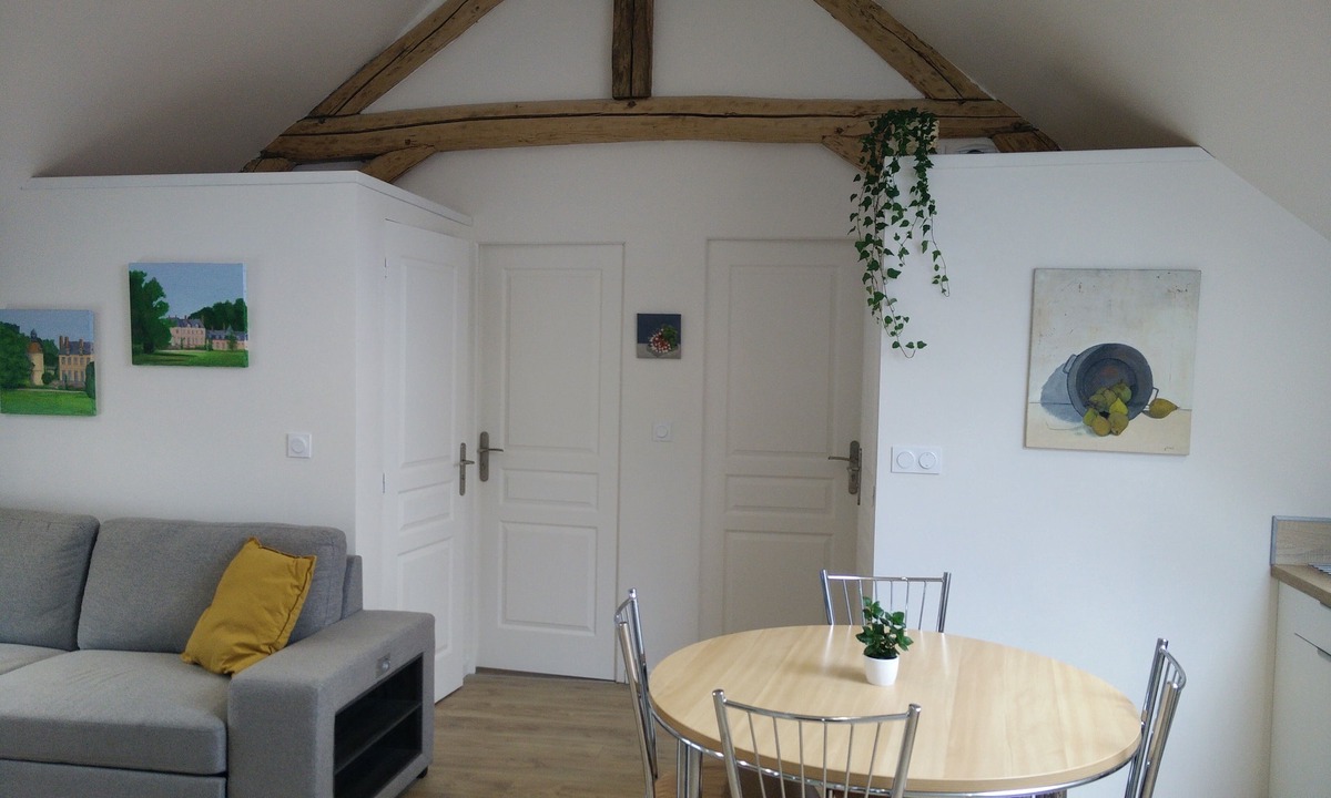 Villorceau Apartment | New: Comfortable apartment near Chambord