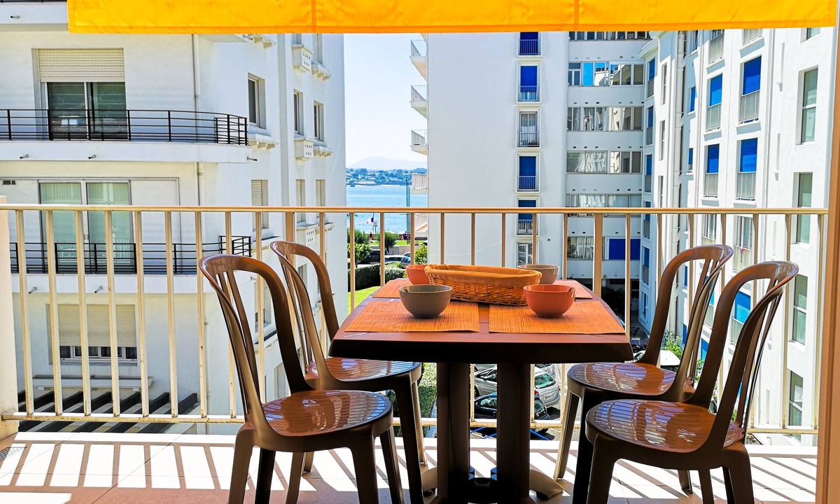 Saint-Jean-de-Luz Apartment | New: Saint Jean de Luz T3 sea view, beach and city center on foot