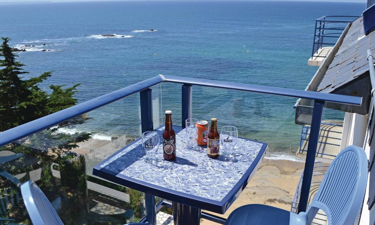 Le Pouldu Apartment | Nice apartment in Clohars-Carnoët with WiFi