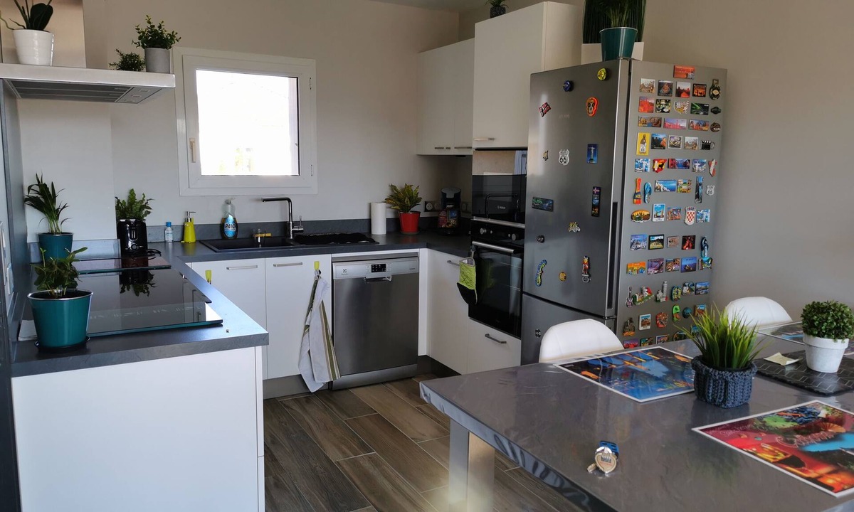 Cahors Apartment | Nice bright apartment, quiet, 5 min walk to town center, Wi-Fi, bed linen, parking.