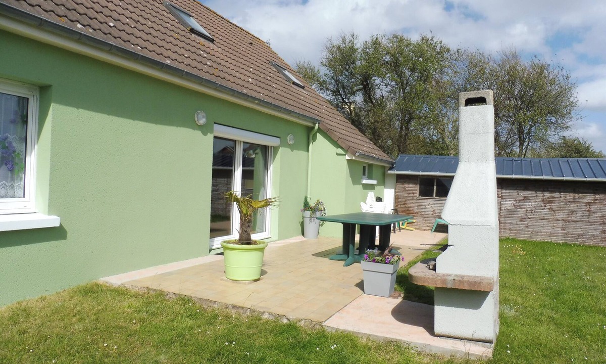 Sainte-Marie-du-Mont House | Nice house in UTAH BEACH - 4 to 8 persons, fenced garden