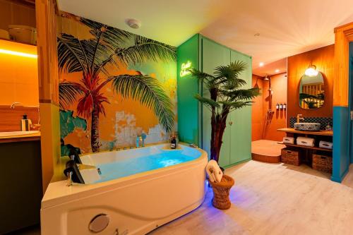 Belley Apartment | Oasis Cubana I Love Room I Balnéo XXL I Écran Géant