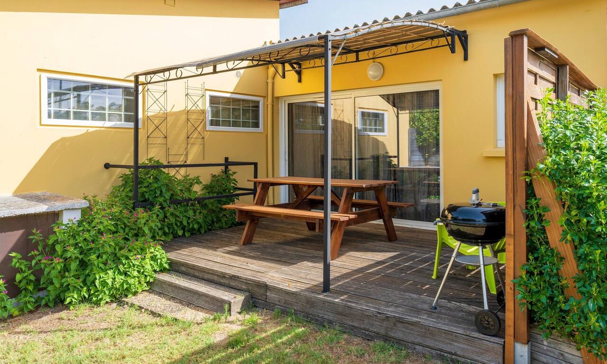 Lesperon House | 'Océan Ouest - Domaine Des Landes' with Shared Pool and Private Terrace, Shared Garden