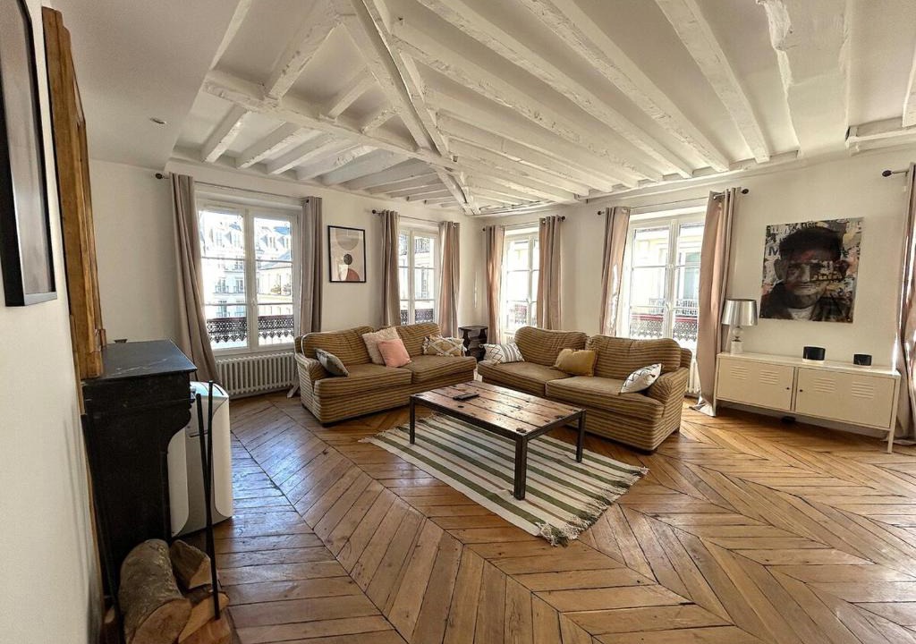 Quartier de la Porte-Saint-Denis Apartment | Outstanding and sunbathed 3 br