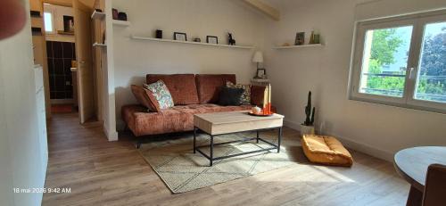 Voiron Apartment | Parenthèse Chic à Voiron, Cosy et design