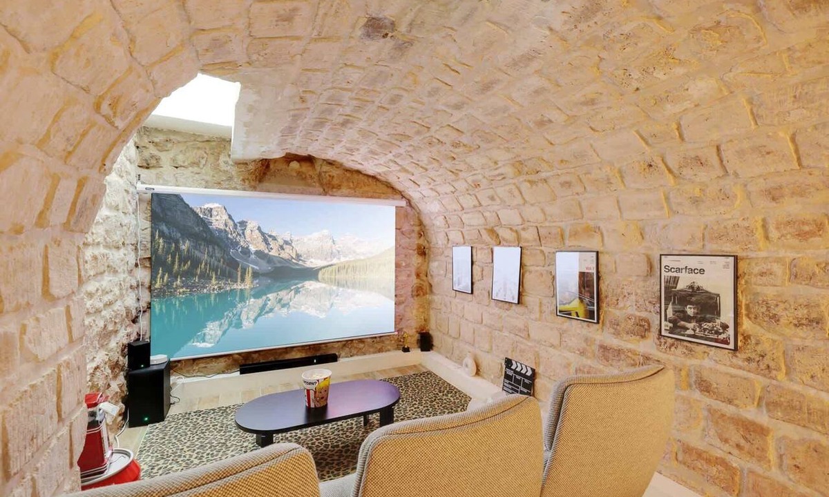 Quartier de la Porte-Saint-Denis Apartment | Paris Hideaway: Private Cinema – GetHosted
