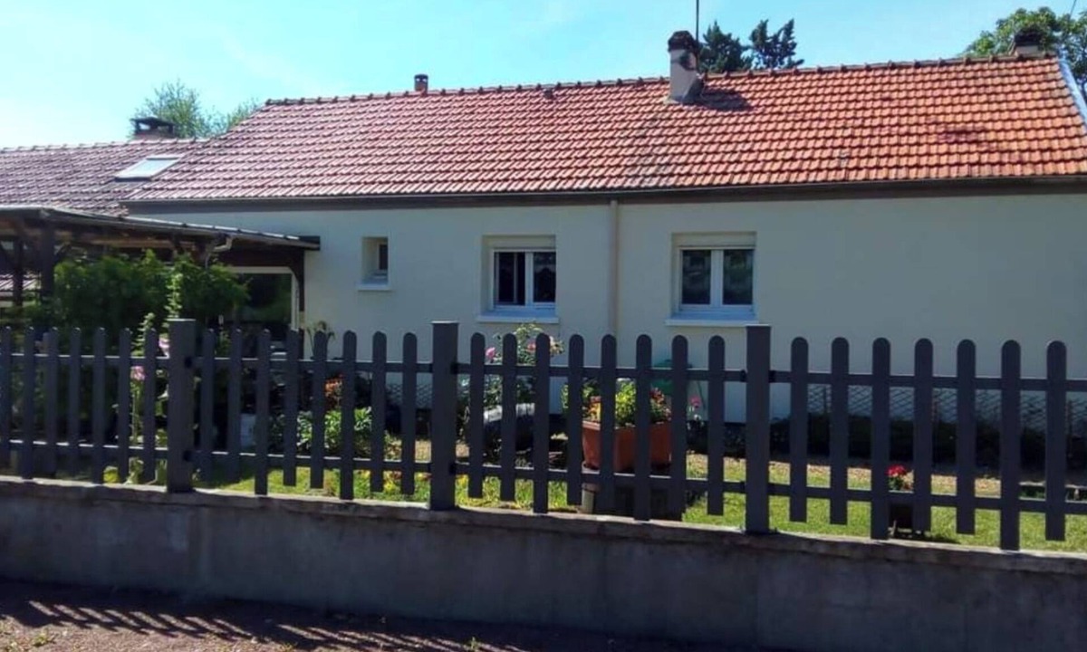 Amilly House | Paule's little house. Gîte* Amilly. Breakfast/romantic options