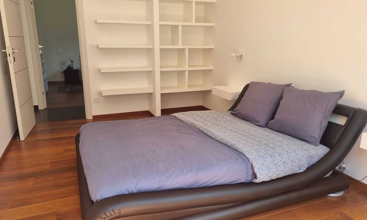 Rosporden House | Peaceful, modern wooden house 15 minutes from the beach