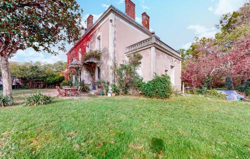 Chabris House | Pet Friendly Home In Chabris With Wifi