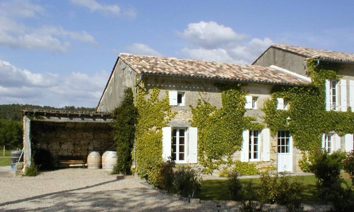 Les Salles-De-Castillon House | Petit Gite de la Mondette