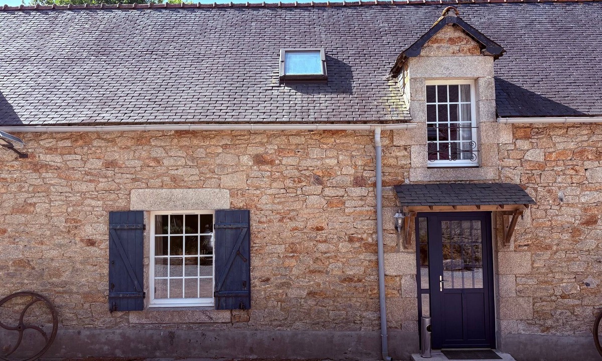Cleguerec House | Petite house 'L'épicerie' with shared pool, shared terrace and Wi-Fi