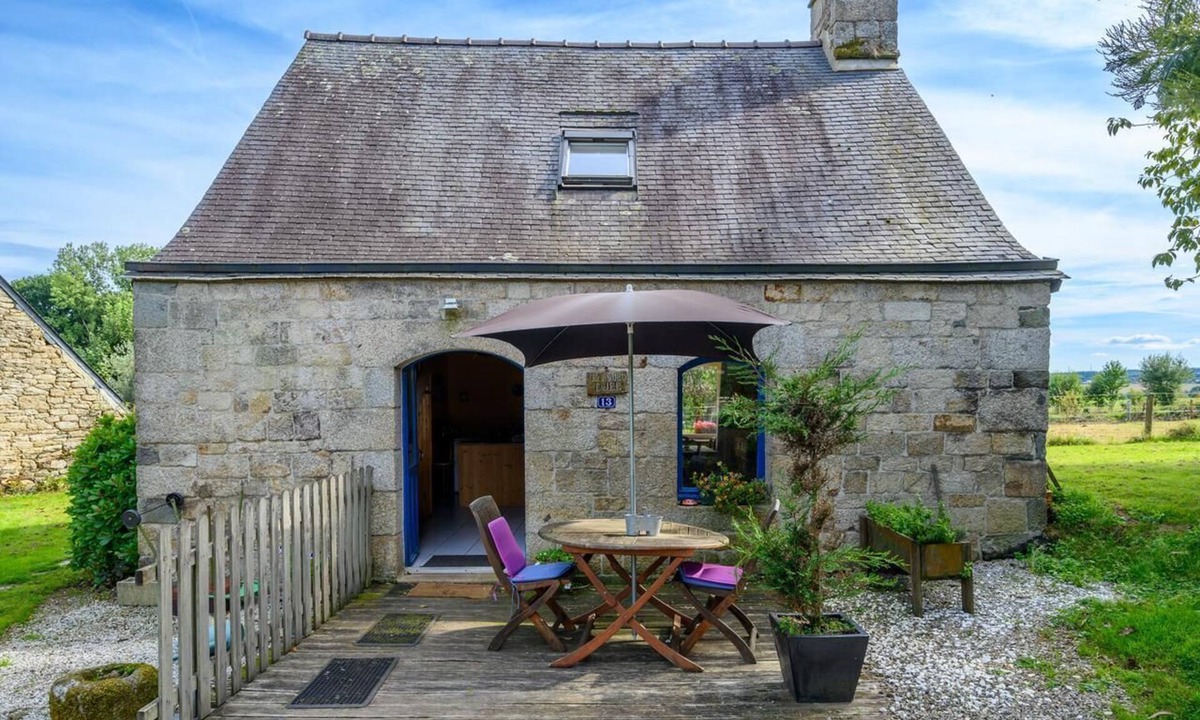Cleguerec House | Petite House & Wellness Area with Jacuzzi, Wi-Fi, Terrace and Private Garden