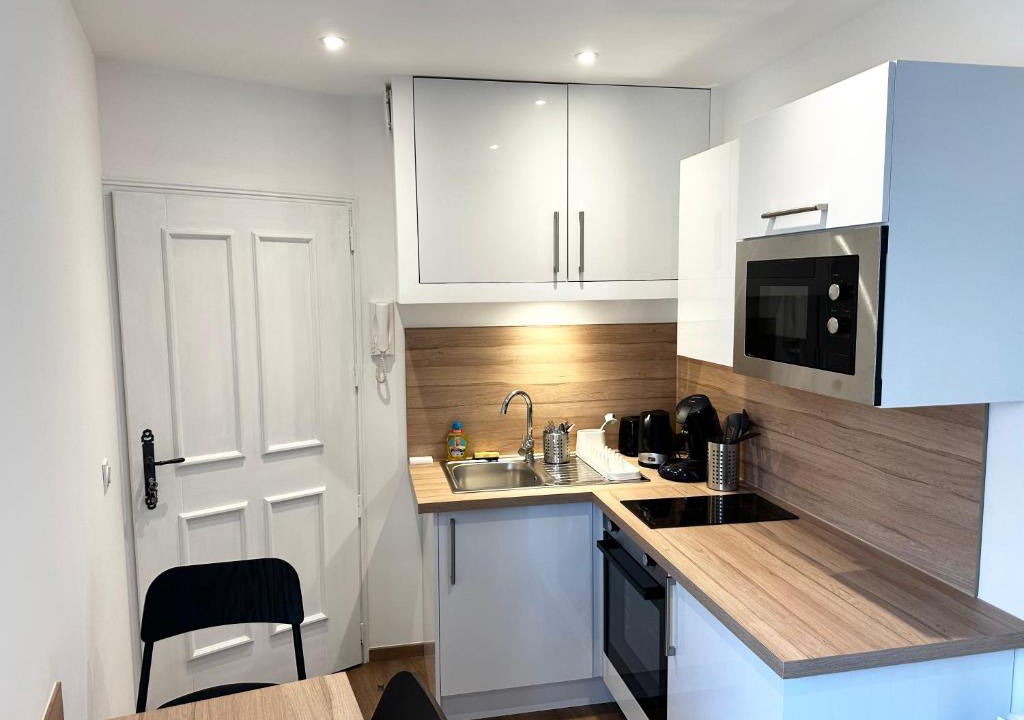 Centre Ville Apartment | Place SAINT PAUL triplex 19m2