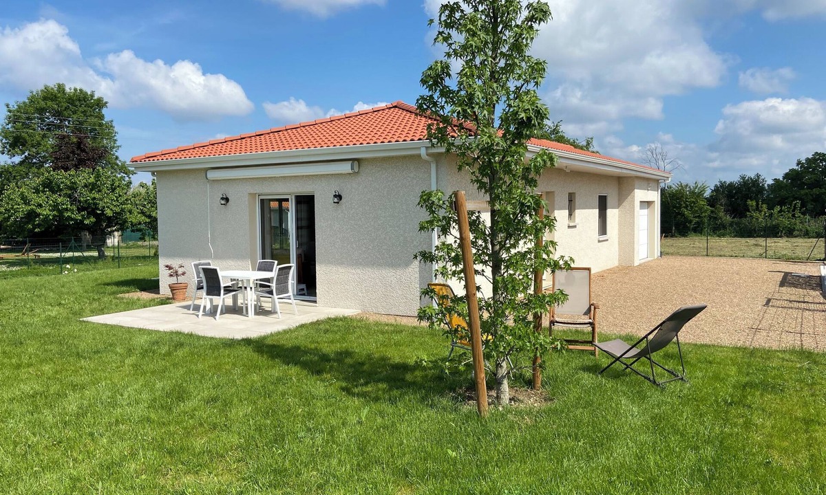 Culhat House | Pleasant gîte in Auvergne, 20 min. from Clermont Ferrand