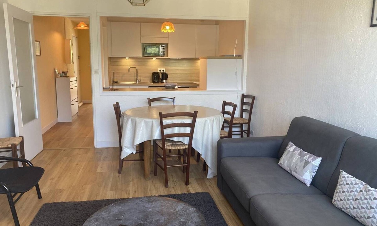 Saint-Cast-le-Guildo Apartment | Pleasant sea view apartment near the Saint Cast golf course, 1 bedroom, sleeps 4