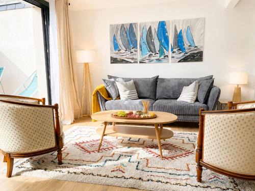 Auray Apartment | Plein centre Auray - Grand duplex 2 suites avec terrasse ensoleillée
