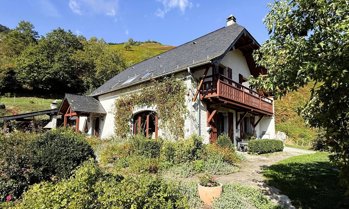 Borce House | Pomo July the ESPIATET (the place from where we see)