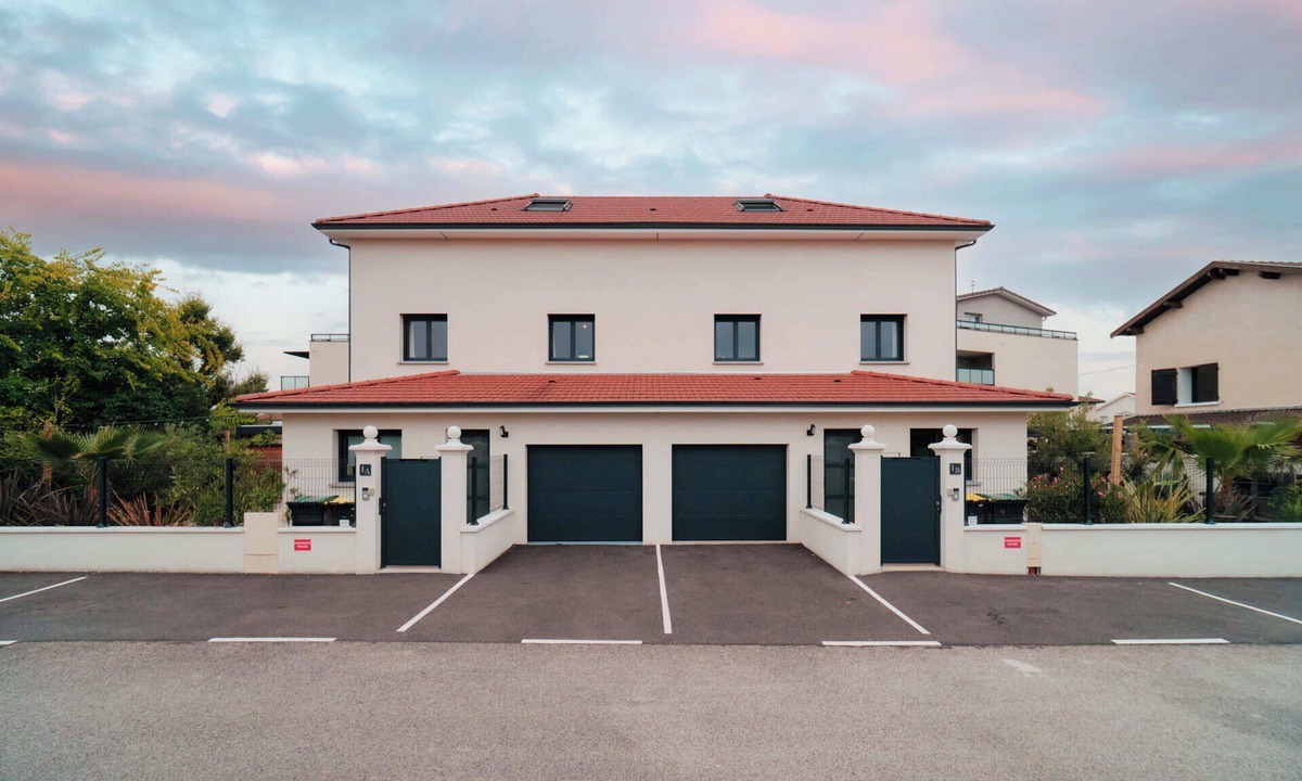 Tignieu-Jameyzieu House | Prestigious gîte for 24 people - ideal for companies or large groups