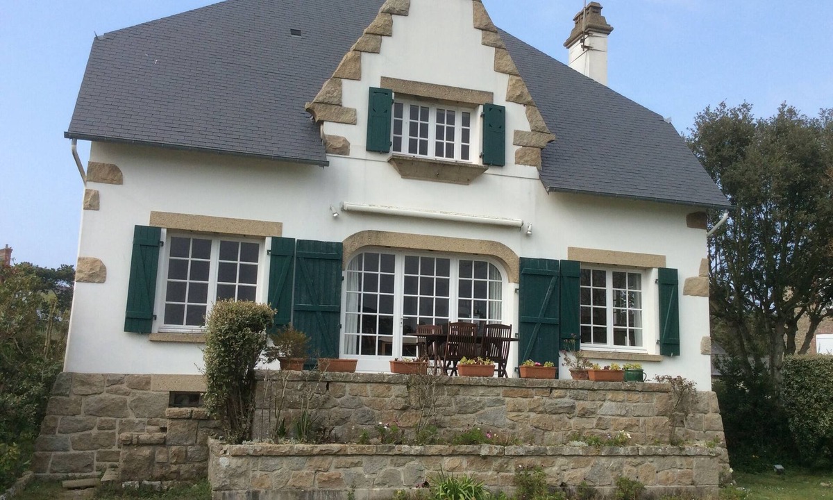 Saint-Briac-sur-Mer House | Pretty beach house in Saint-Briac-sur-Mer (35) - 5 bedrooms, sleeps 9