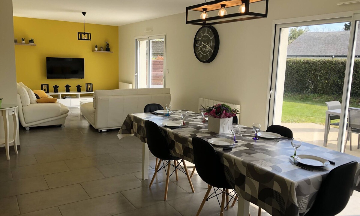 Erdeven House | Pretty house with enclosed garden close to amenities in ERDEVEN.
