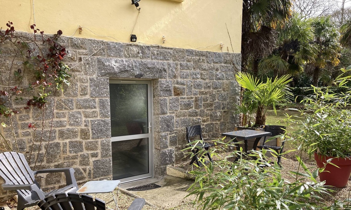 Begard Cottage | Private cottage in a wooded park!