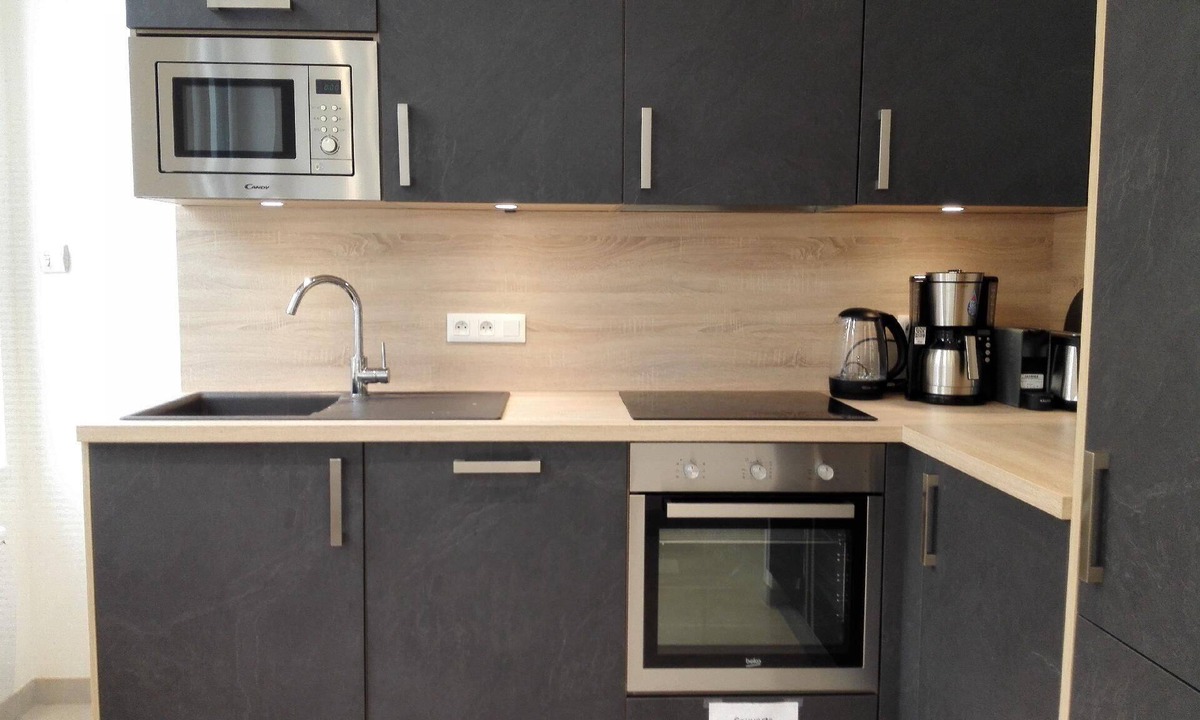 Saint-Quentin Apartment | Private courtyard Barbecue Centre-Ville Voltaire
