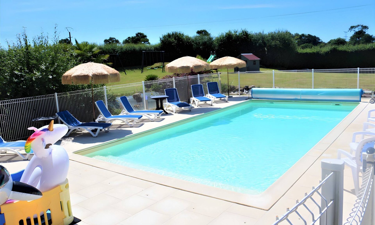 Nehou House | Puddle-duck Cottage – La Mare Chappey, children welcome, heated pool