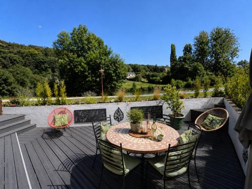 Lehon House | Quai du Val is a Charming Pet and Family Friendly Riverside Gite in Lehon close to Dinan Sleeps 7