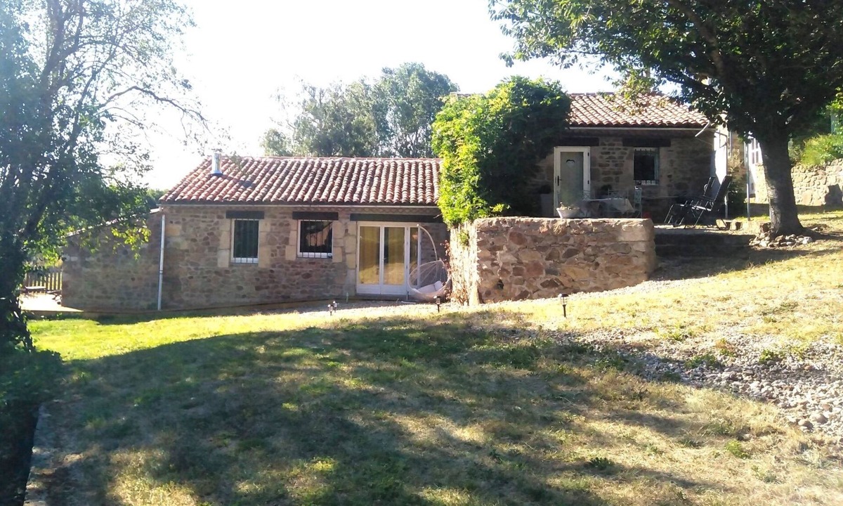 Vernet-la-Varenne Cottage | Quiet, adjoining gîtes with unobstructed views.