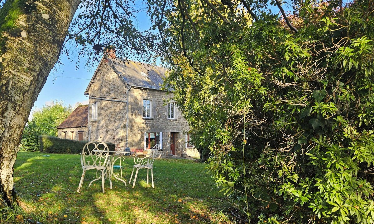Mantilly House | Quiet Countryside Guest House Retreat Surrounded by Panoramic Views