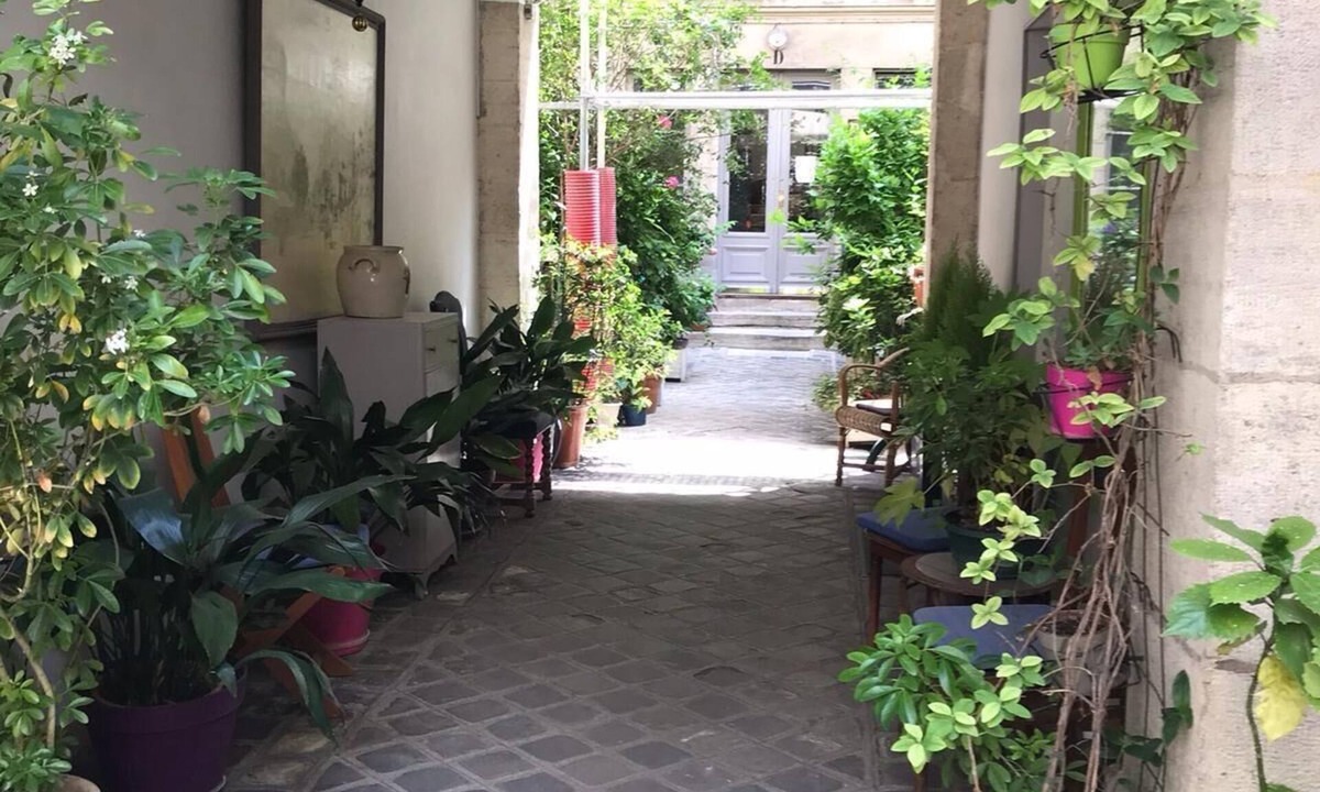 10th Arrondissement Bed & Breakfast | Quiet room, 5th floor WITHOUT elevator for ONE GUEST ONLY!