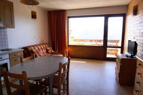 Orcieres-Merlette Apartment | Résidence Roches Rousses B - stdui cabine 4 personnes MAE-2797