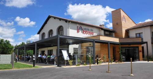 Charlieu Hotel | Relais De L'abbaye