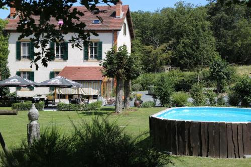 Chalmoux Bed & Breakfast | Renard et l'abeille