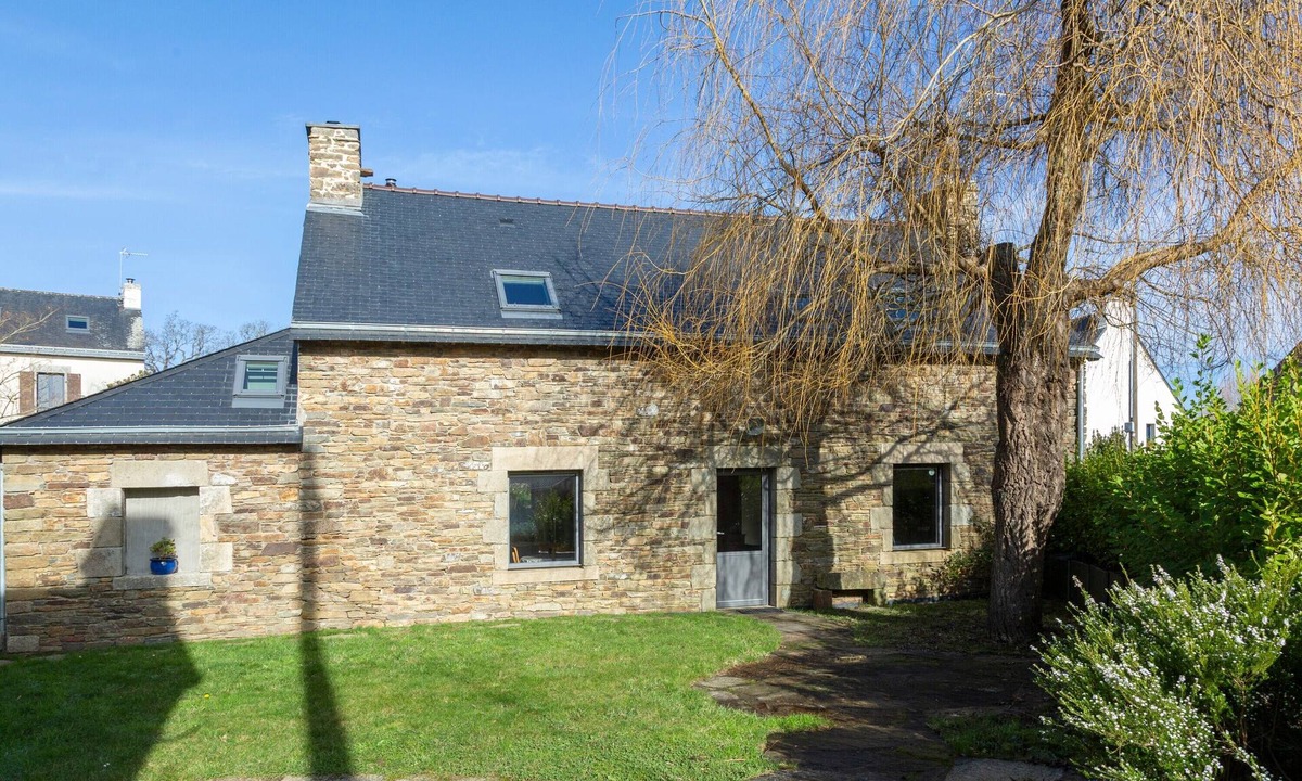 Moelan-sur-Mer House | Renovated Breton Farmhouse, South Finistère, 2 km from the Sea – Moëlan-sur-Mer