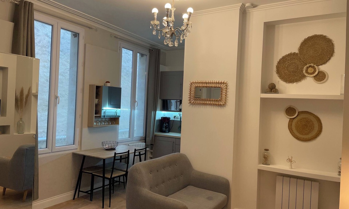 Rochefort Apartment | Renovated, comfortable studio near the spa (Zen)