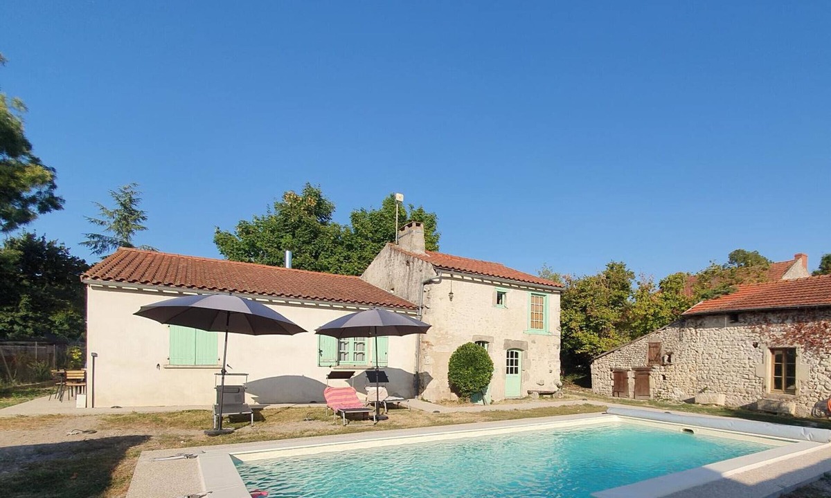 Charroux Cottage | Renovated cottage in Charroux with private pool and terrace