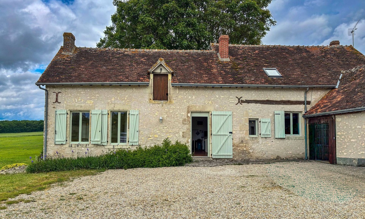 Palluau-sur-Indre Cottage | Renovated farm in peaceful setting with internet and large outdoor area