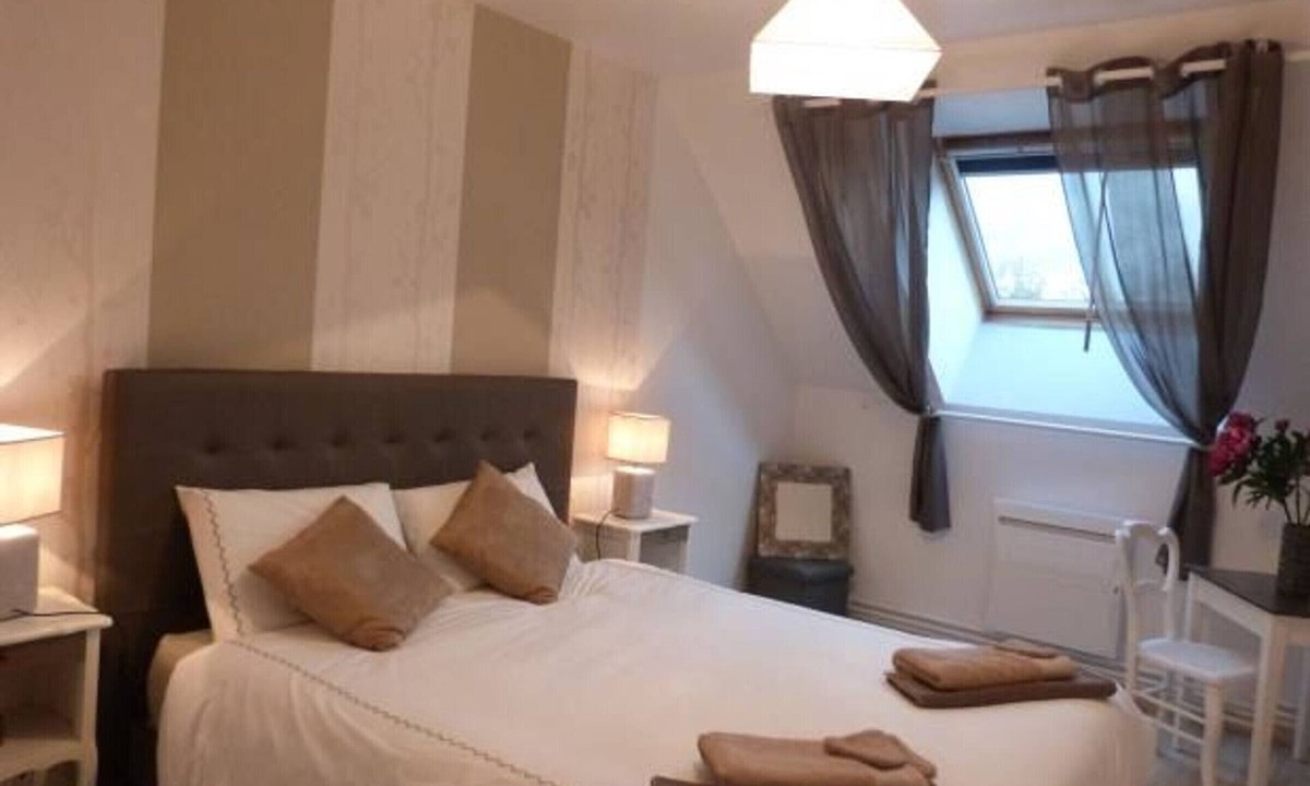 Vallon-sur-Gee Cottage | Renovated farmhouse with terrace, internet, and garage near Vallon-sur-Gée