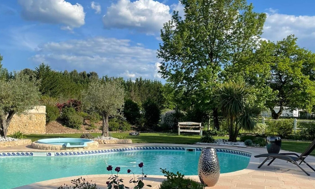Merignac Villa | Resort