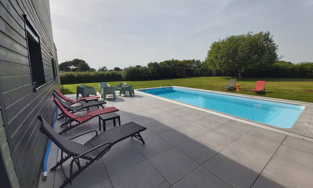 Riantec Villa | Riantec, modern house, 4 bedrooms, land 2500 m², heated and covered swimming pool 9x4