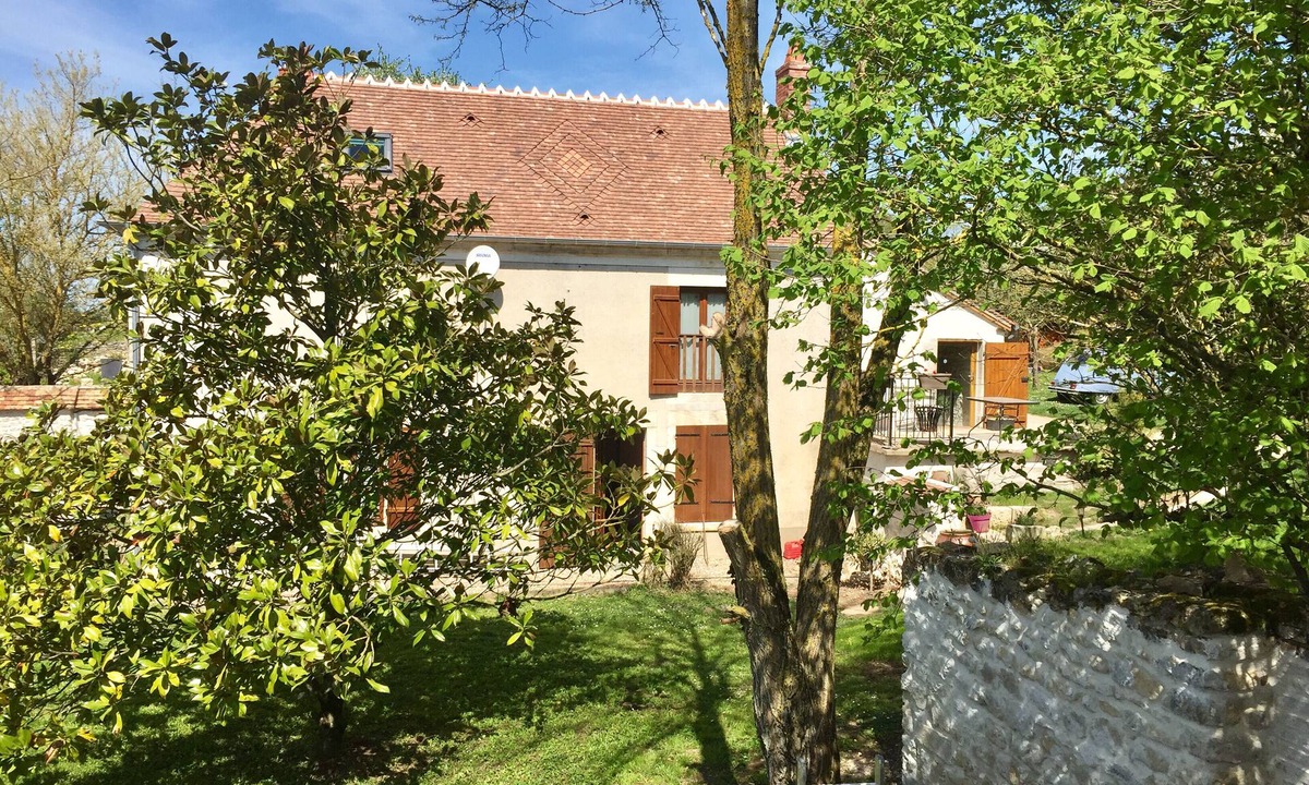 Pouilly-sur-Loire House | Riverfront Country Home near Paris, w/Wine-tasting, cycling, lifestyle