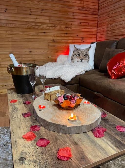 Arthon Ski Chalet | Romantique chalet avec sauna et jacuzzi extérieur
