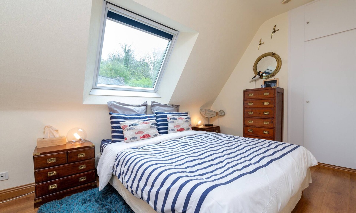 Saint-Ave Apartment | Room 'Chambre Mer' with Shared Pool, Shared Terrace and Wi-Fi