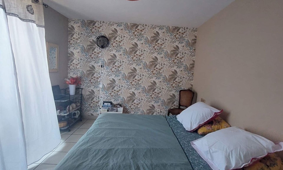 Saint-Projet Bed & Breakfast | ROOM for 2 adults 1 h30 from TOULOUSE - Pets under -3 kg accepted.