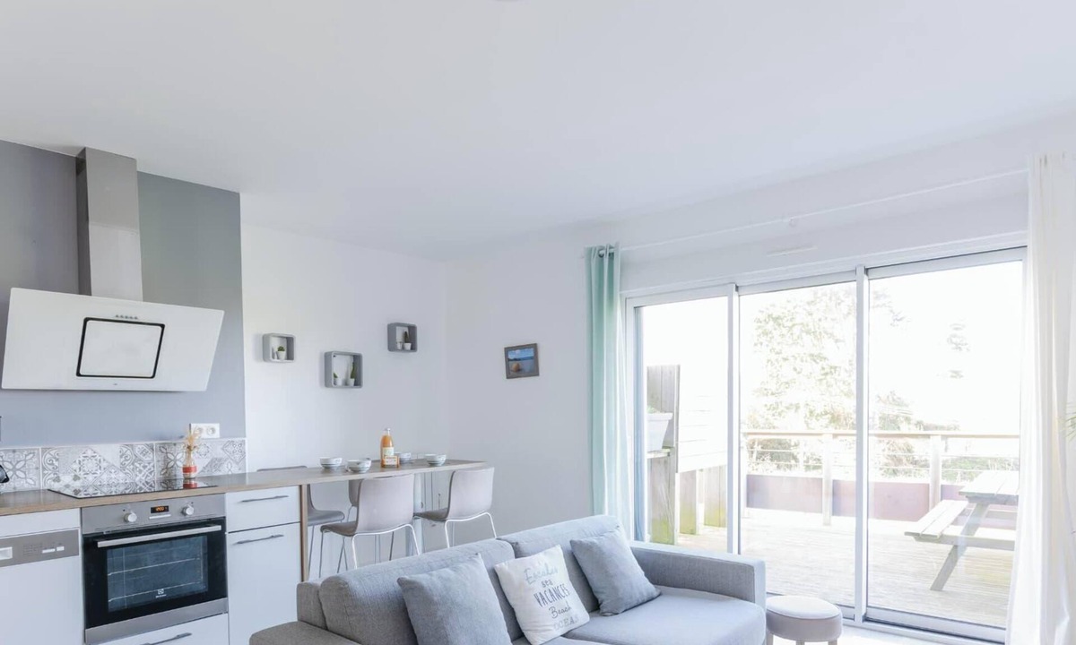 Ploudalmezeau Apartment | Roscaroc Enez Karn - Nice T2 sea view near the bea