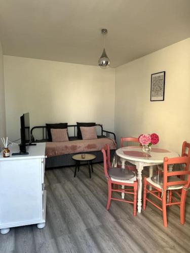 Belleme Apartment | Rose