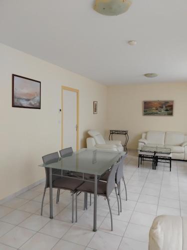Chateauneuf-du-Faou Apartment | Roz Aon